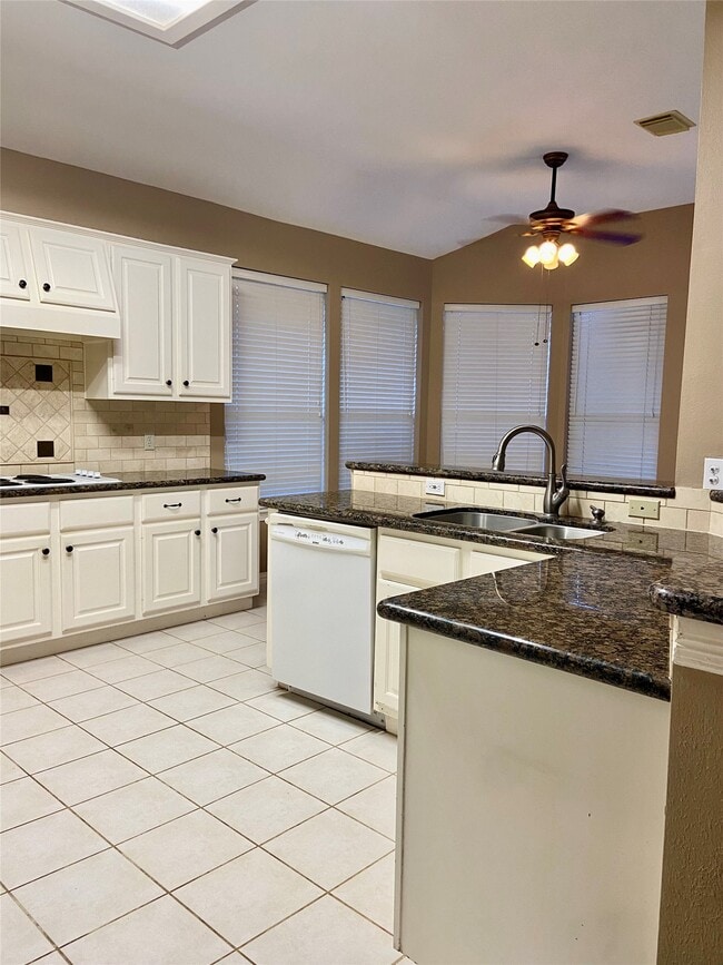 Building Photo - 2915 Sycamore Tree Ct