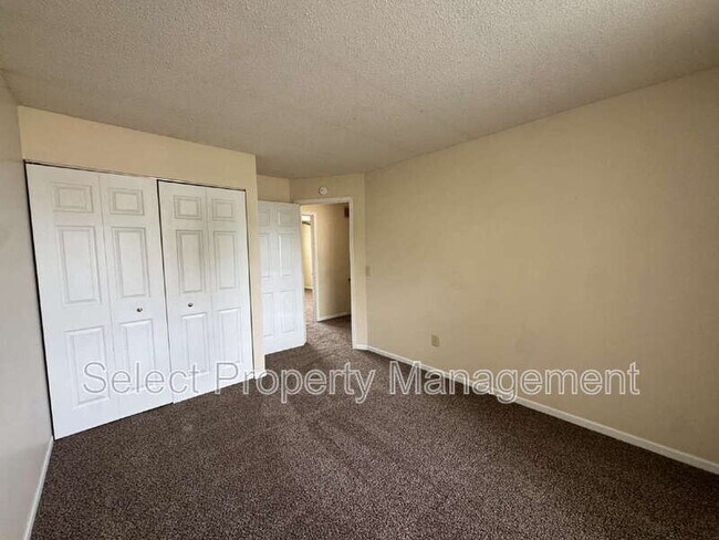 Building Photo - 8422 Lionsgate Run