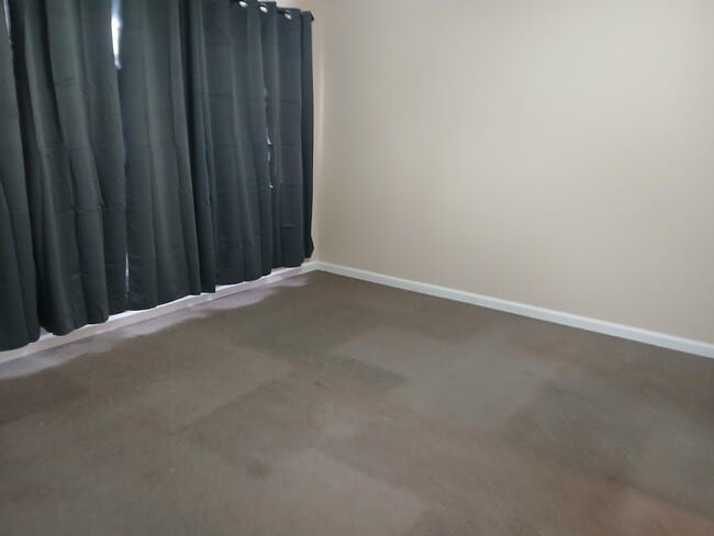 Building Photo - 711 S Poplar St