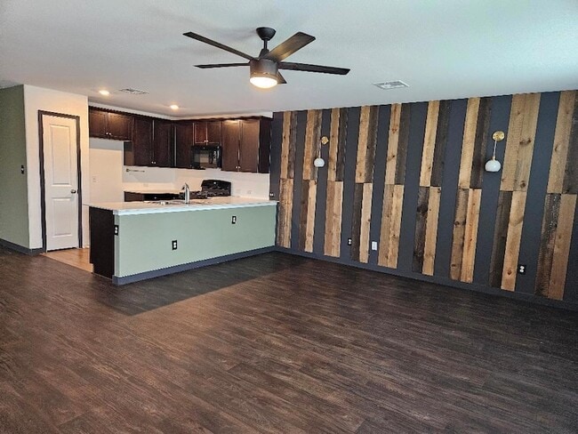 Building Photo - 17721 Somerville Ct