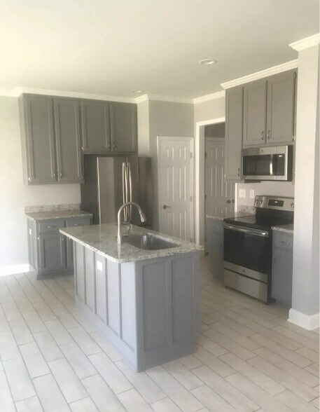 Building Photo - 1555 Jordan Rd