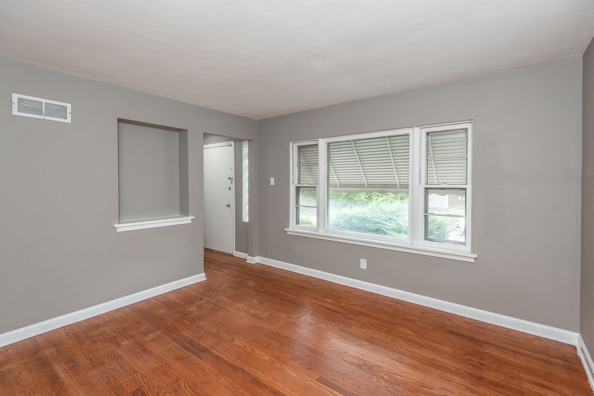 Building Photo - 6605 Kahns Ave