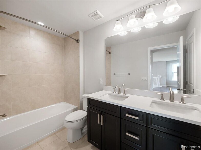 Building Photo - 3017 N Spurway Dr