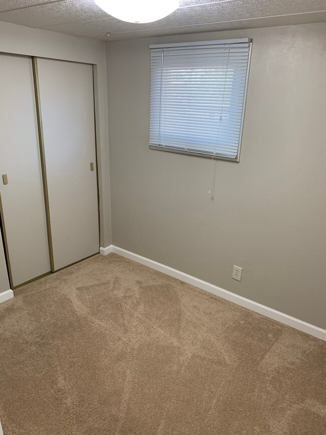 Building Photo - Home in Terrebonne