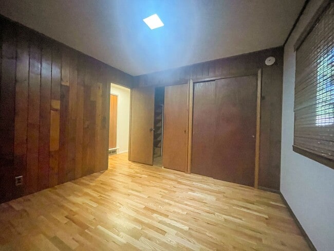 Building Photo - 3Bd/2.5Ba Edmonds Home