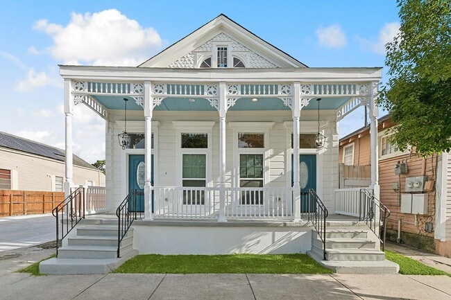 Building Photo - 2550 N Galvez St