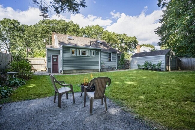 Building Photo - 28 Londonderry Rd