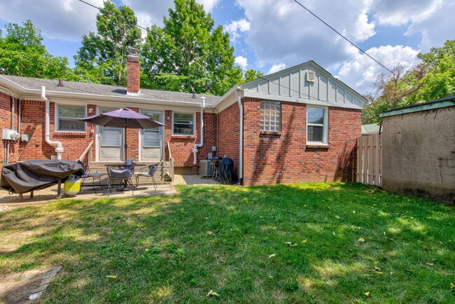 Building Photo - 4610 Rookwood Ave