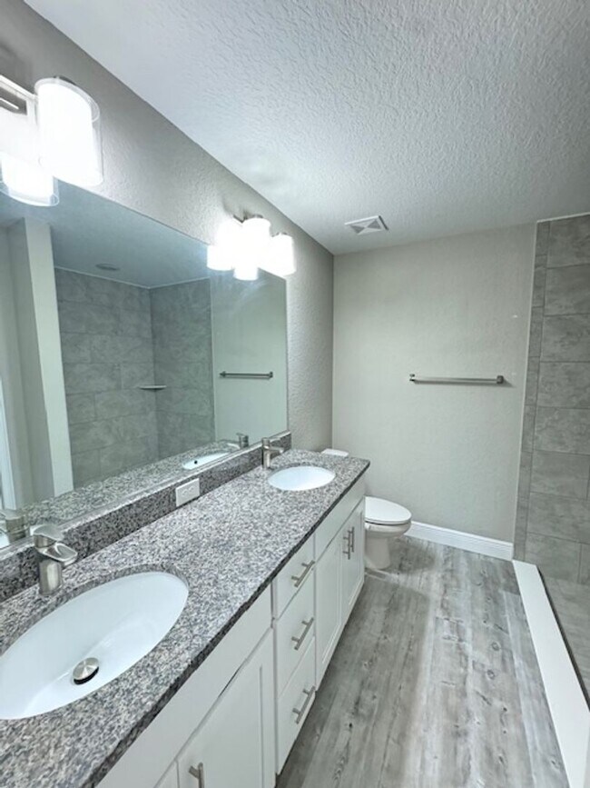 Building Photo - Coming Soon - Custom Home - Desirable SE O...