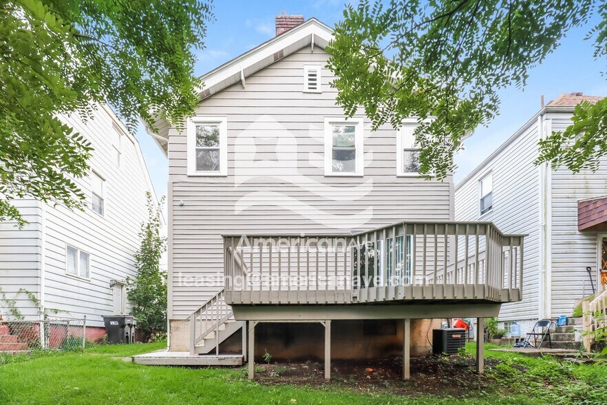 Building Photo - 1222 Main St