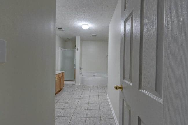 Building Photo - 632 Vonbryan Trace