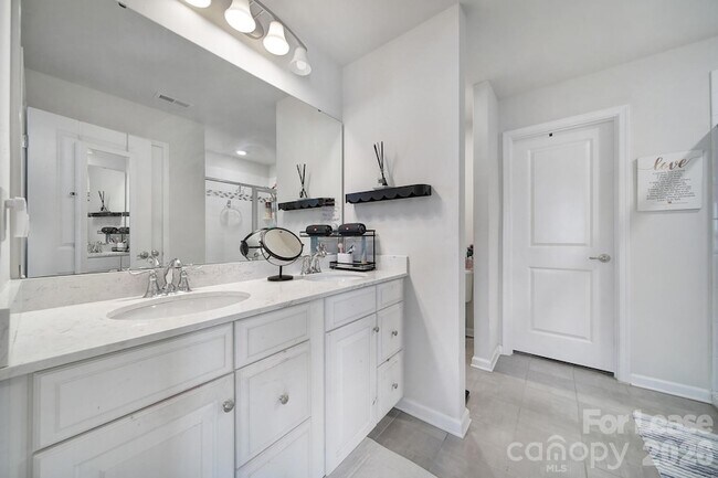 Building Photo - 6710 Carradale Way