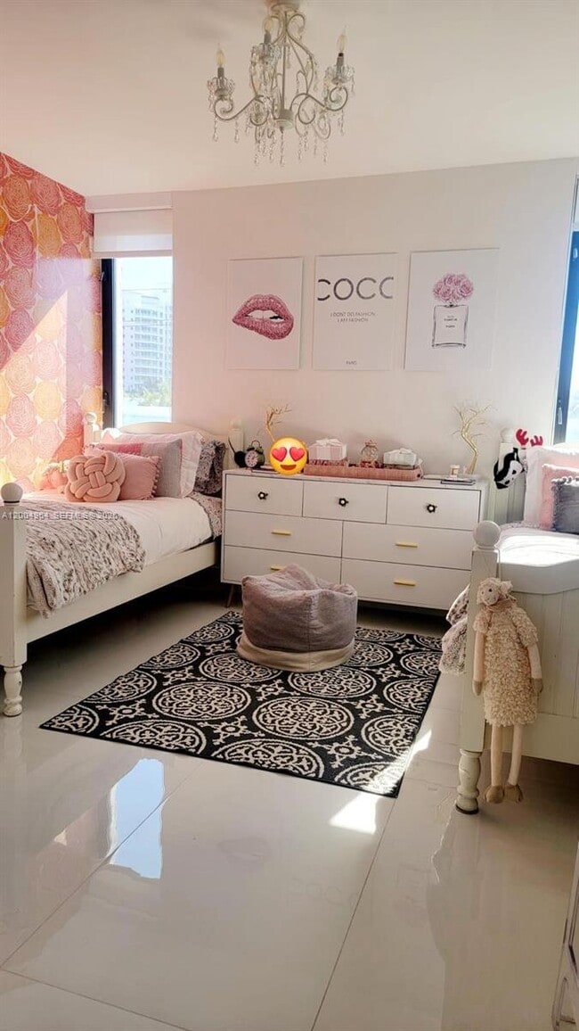 Building Photo - 250 Galen Dr