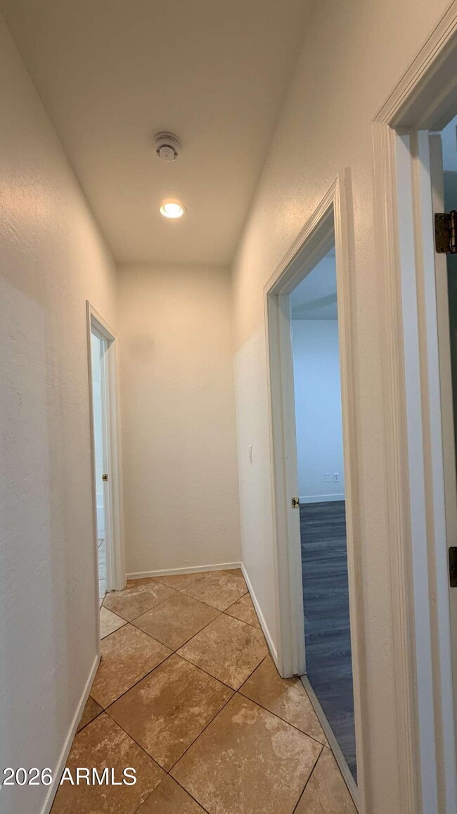 Building Photo - 2614 E Fremont Rd