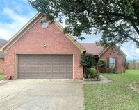 Building Photo - Adorable home, close to the casinos! Country living!