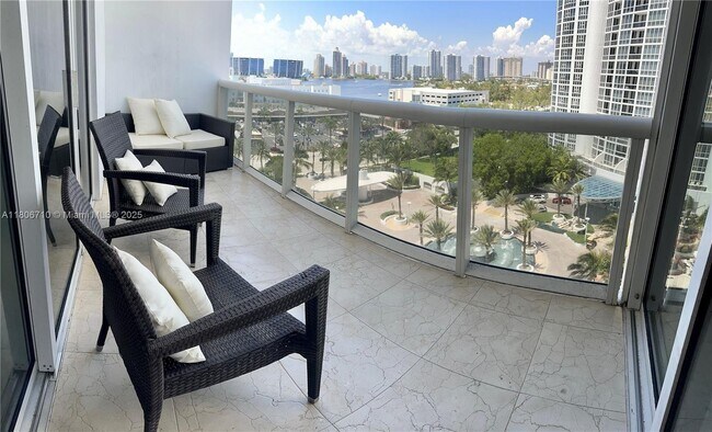 Building Photo - 18101 Collins Ave