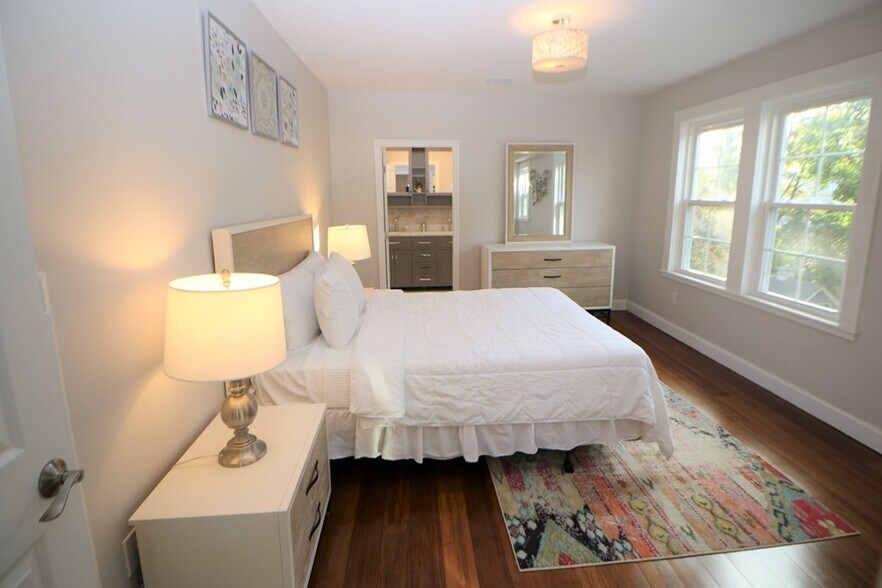 Building Photo - 318 Concord Ave