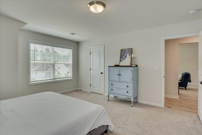 Building Photo - 6233 High Top Ln