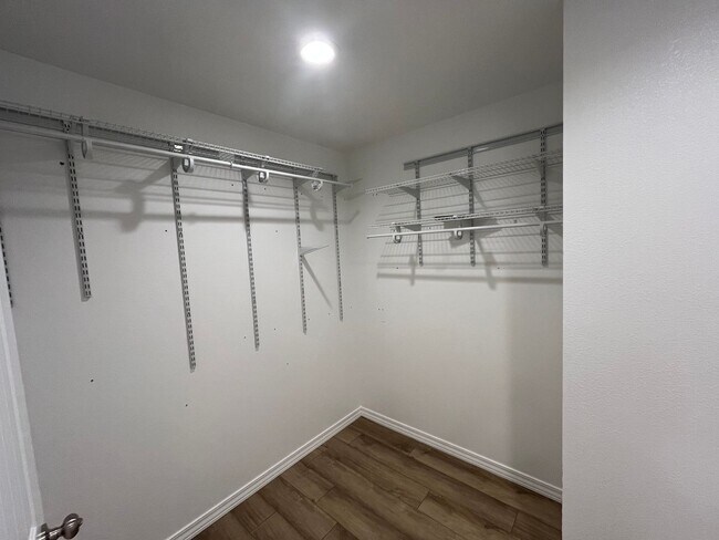 Building Photo - Beautiful Nearly New 3 Bed Home In Willard School District