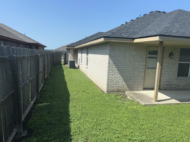 Building Photo - 370 Nolan Ridge Dr