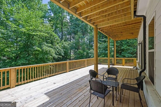 Building Photo - 6181 Shoreland Cir