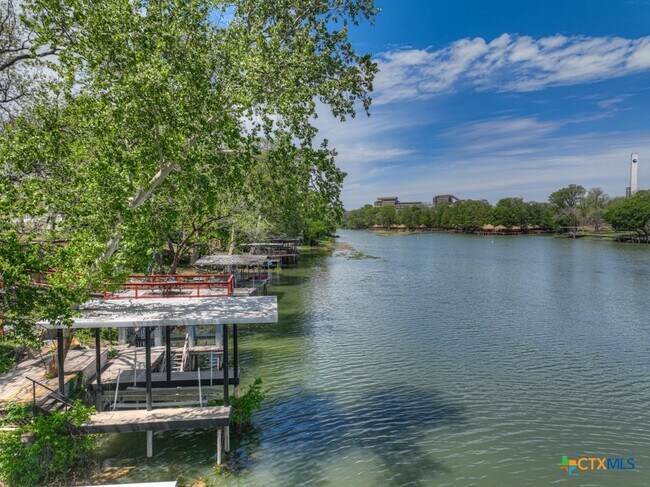 Building Photo - 1015 Reiley Rd