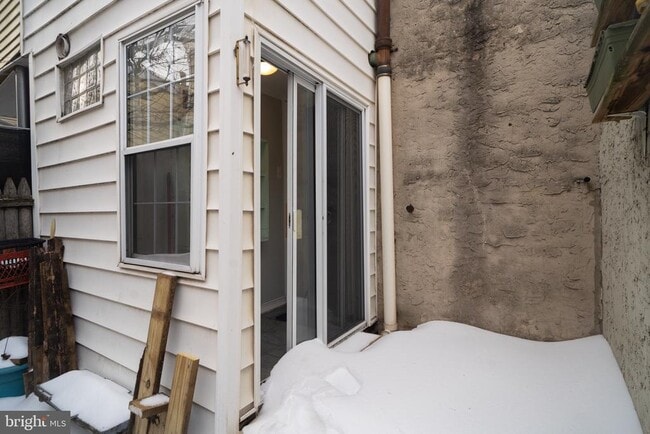 Building Photo - 3265 Salmon St