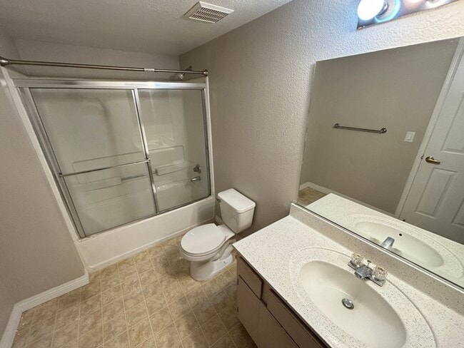 Building Photo - Cozy 1Bed/1Bath 2nd floor Condo in Henderson!