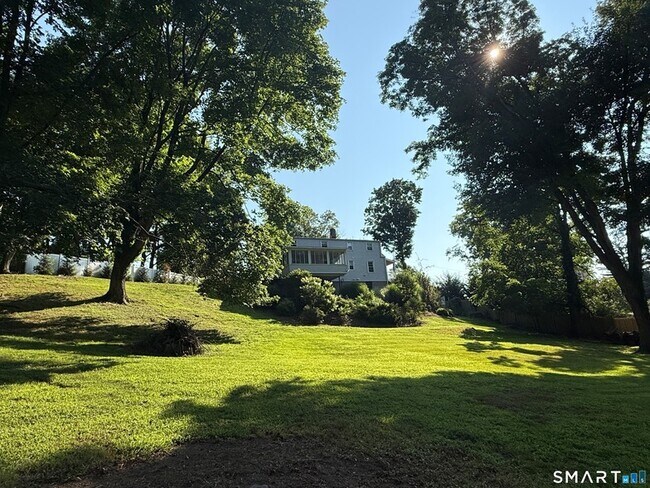 Building Photo - 111 Mill Hill Rd