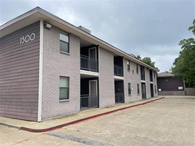 Building Photo - 1500 N Carroll Ave