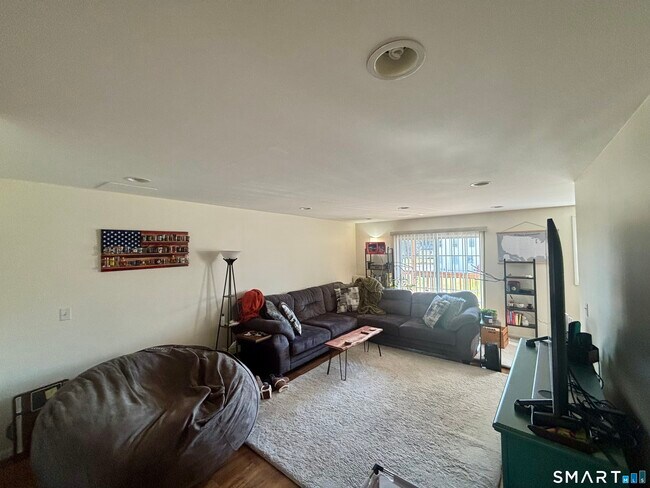 Building Photo - 14 Old Fitch Hill Rd