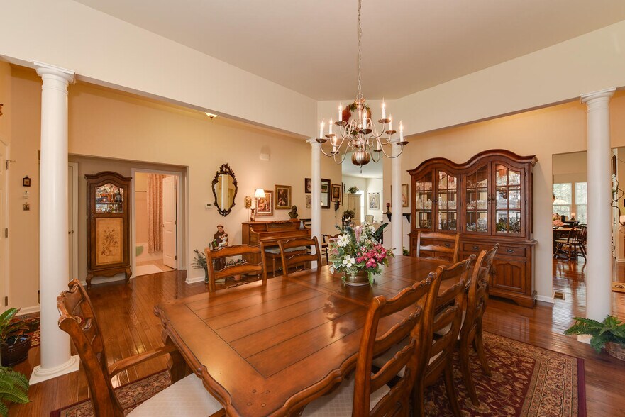 Building Photo - 13318 Beacon Hill Way