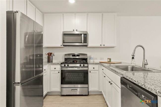 Building Photo - 9129 Navarro Vis