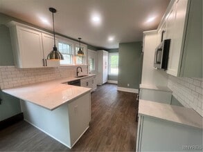 Building Photo - 909 James Ave