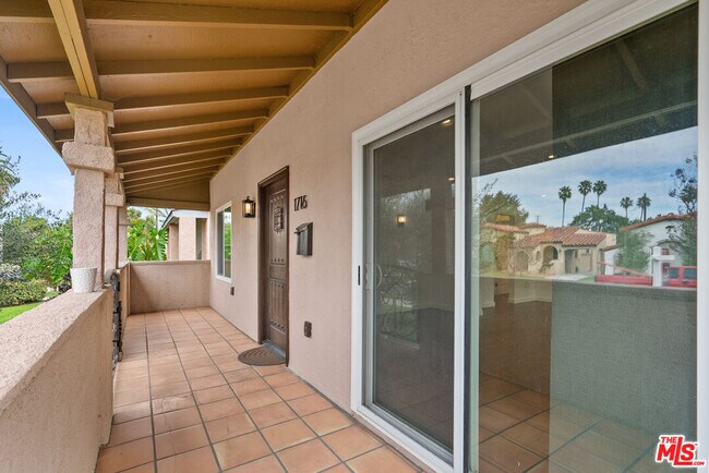 Building Photo - 1716 S Genesee Ave