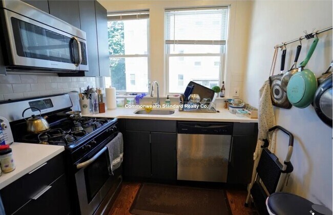 Building Photo - 15 Marney St