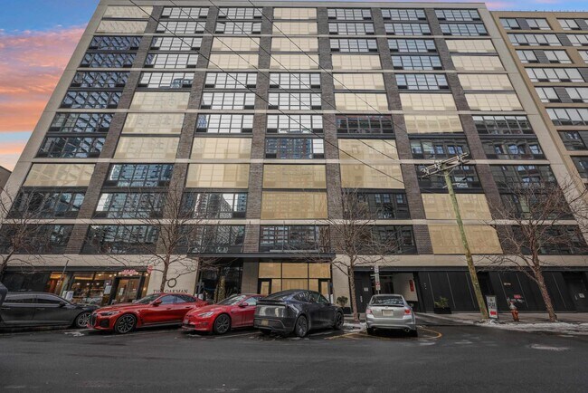 Building Photo - 160 1st St