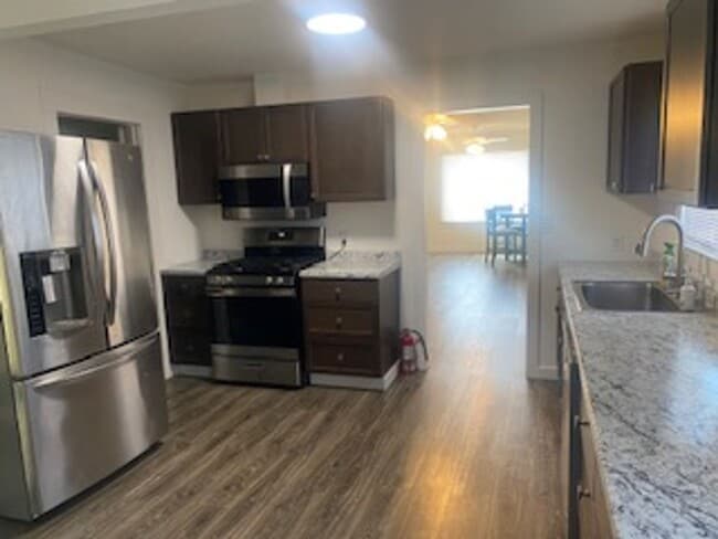 Building Photo - 1814 Louisiana St