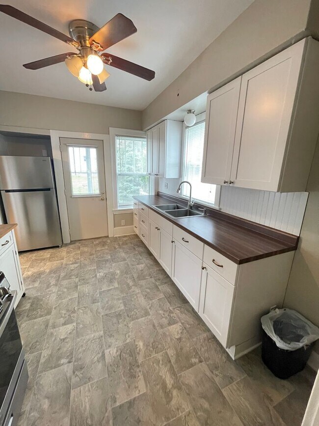 Building Photo - AVAILABLE NOW - 2 Bedroom, 1 Bath Brand ne...