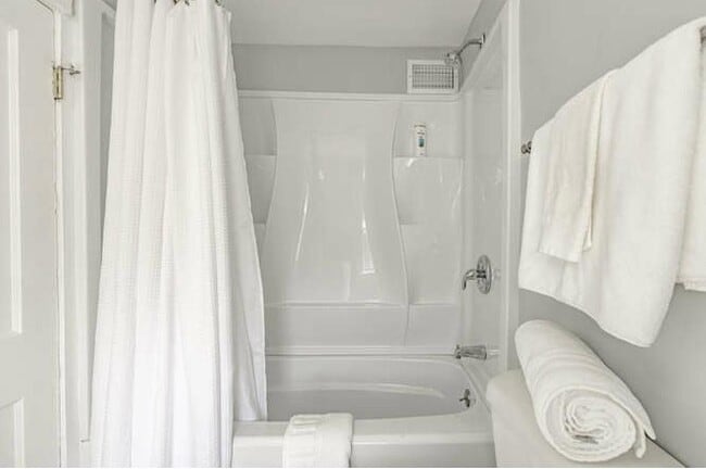 Building Photo - 6056 Clemens Ave