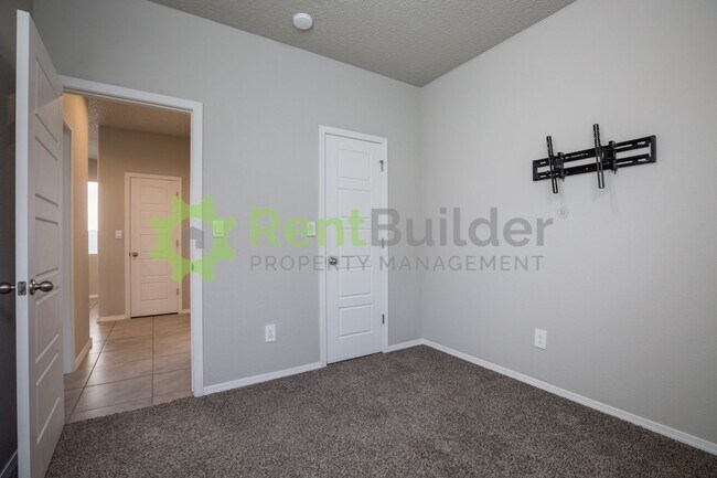Building Photo - !!!SPECIAL LEASE OFFER - SIGN A LEASE BY 04/23/26 AND GET FIRST FULL MONTHS RENT FREE!!!