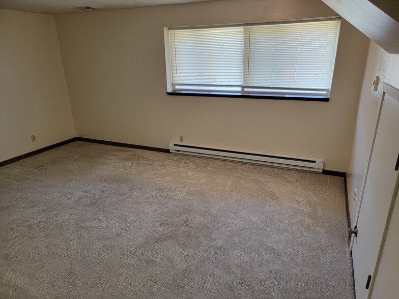 Lower Level Family room - 6276 15th St N