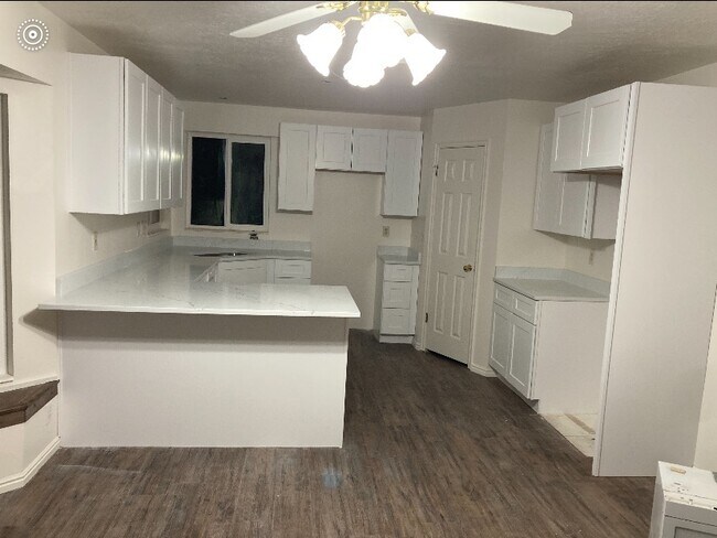 Building Photo - 243 E 425 S
