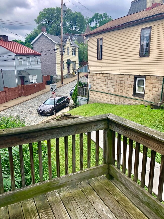 Building Photo - 32 Wyoming St