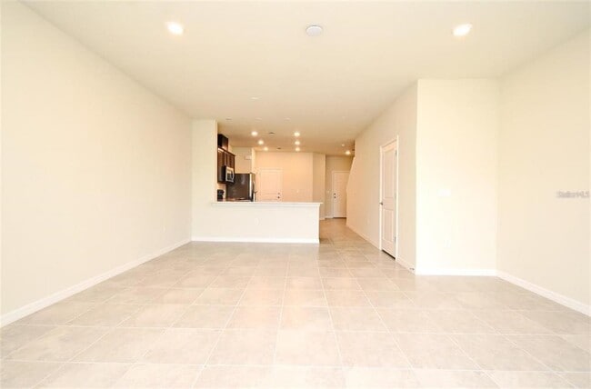 Building Photo - 3195 Emerald Acrs Ln