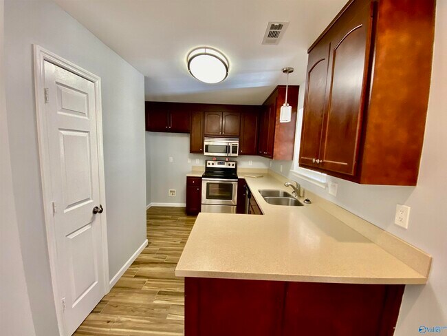 Building Photo - 304 Harvestwood Ct