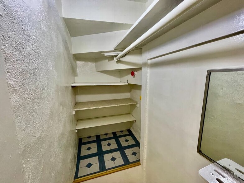 Building Photo - 475 Newton Ave