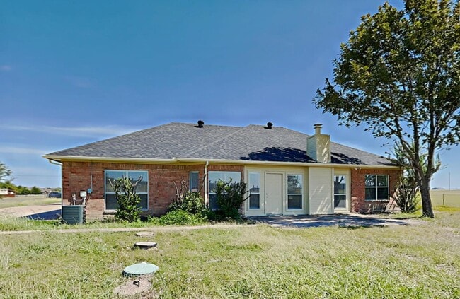 Building Photo - AVAILABLE NOW