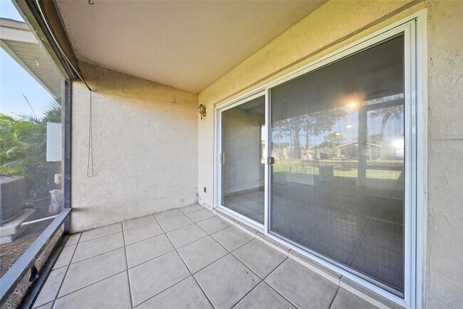 Building Photo - 2131 Ridge Rd S