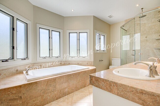 Building Photo - 4626 Bennett View Dr